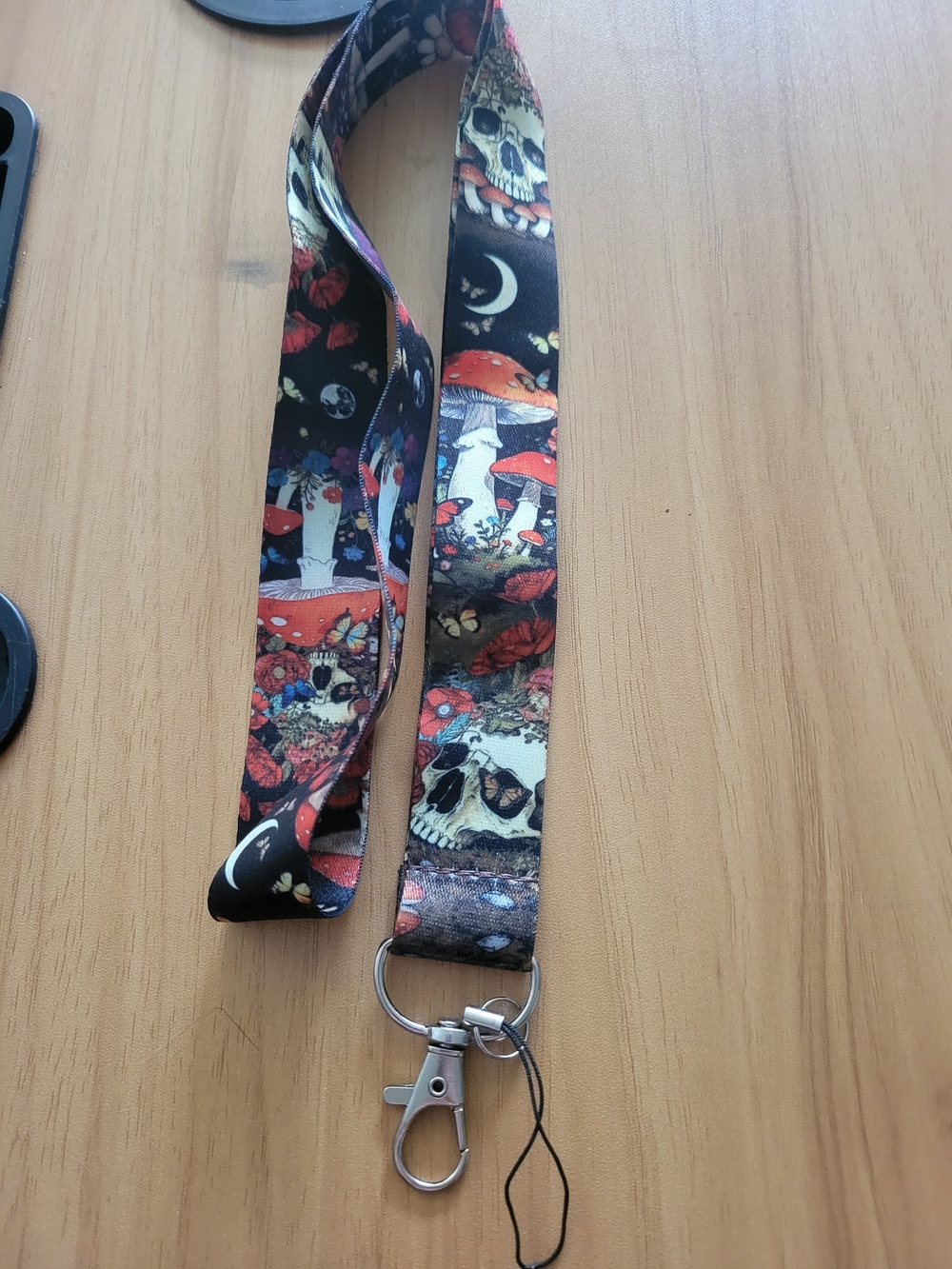 🍁NEW🍁Black Mushroom & Skull Pattern Lanyard with Key Clip